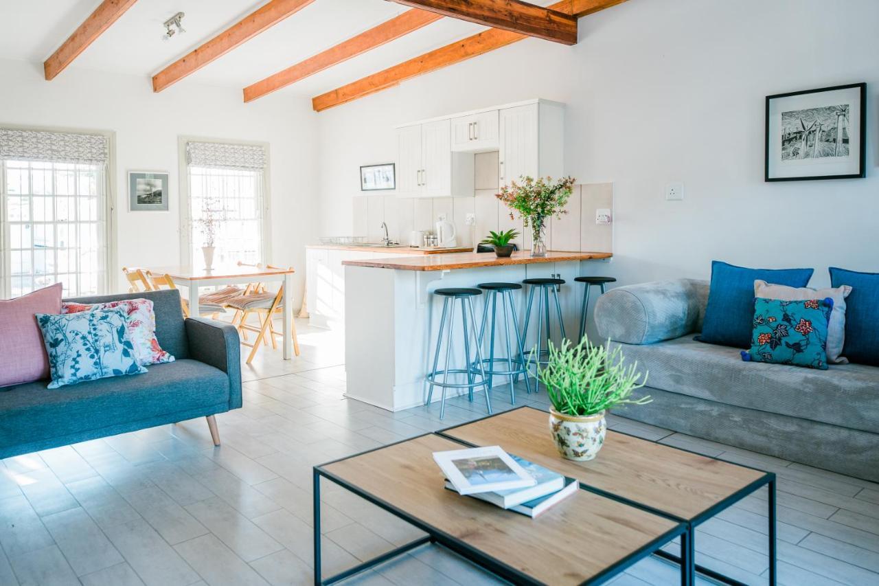 River Bend Guesthouses Graaff-Reinet エクステリア 写真