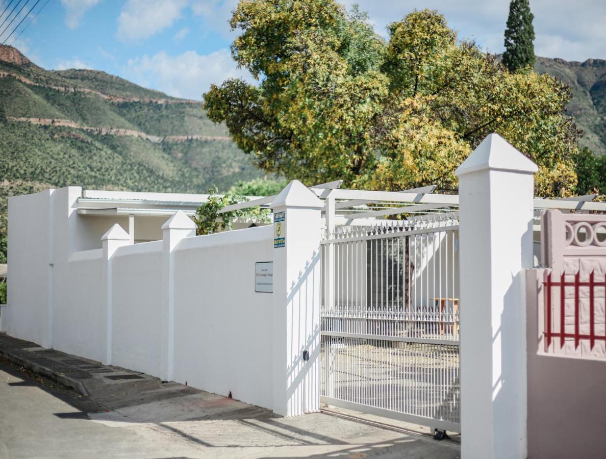River Bend Guesthouses Graaff-Reinet エクステリア 写真