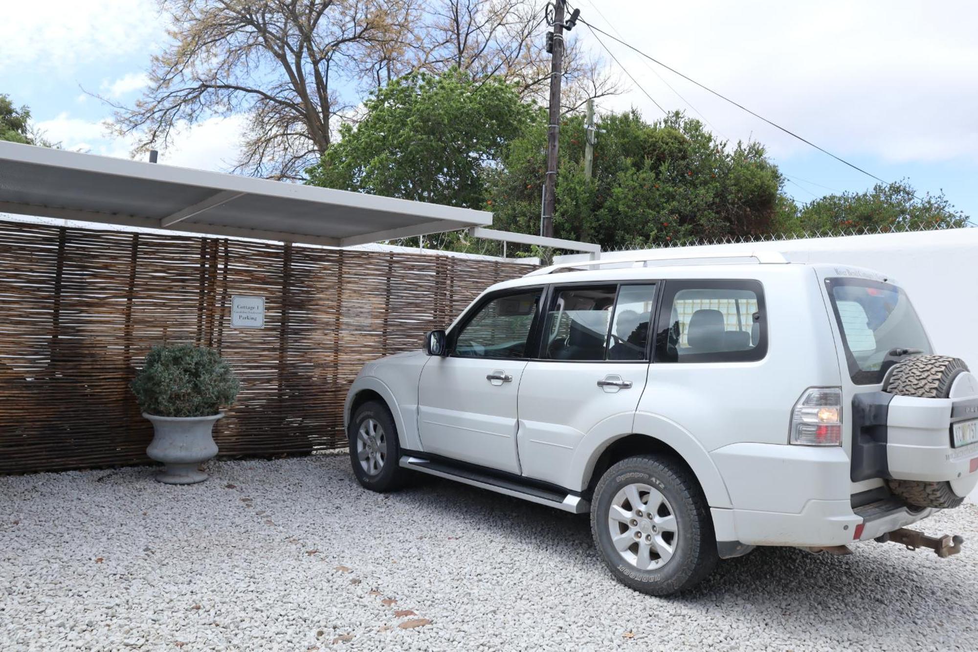 River Bend Guesthouses Graaff-Reinet エクステリア 写真