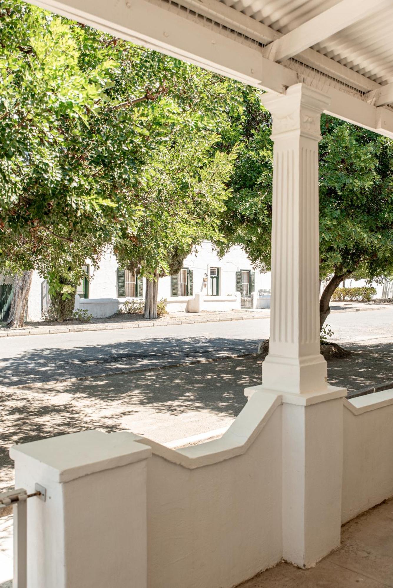 River Bend Guesthouses Graaff-Reinet エクステリア 写真